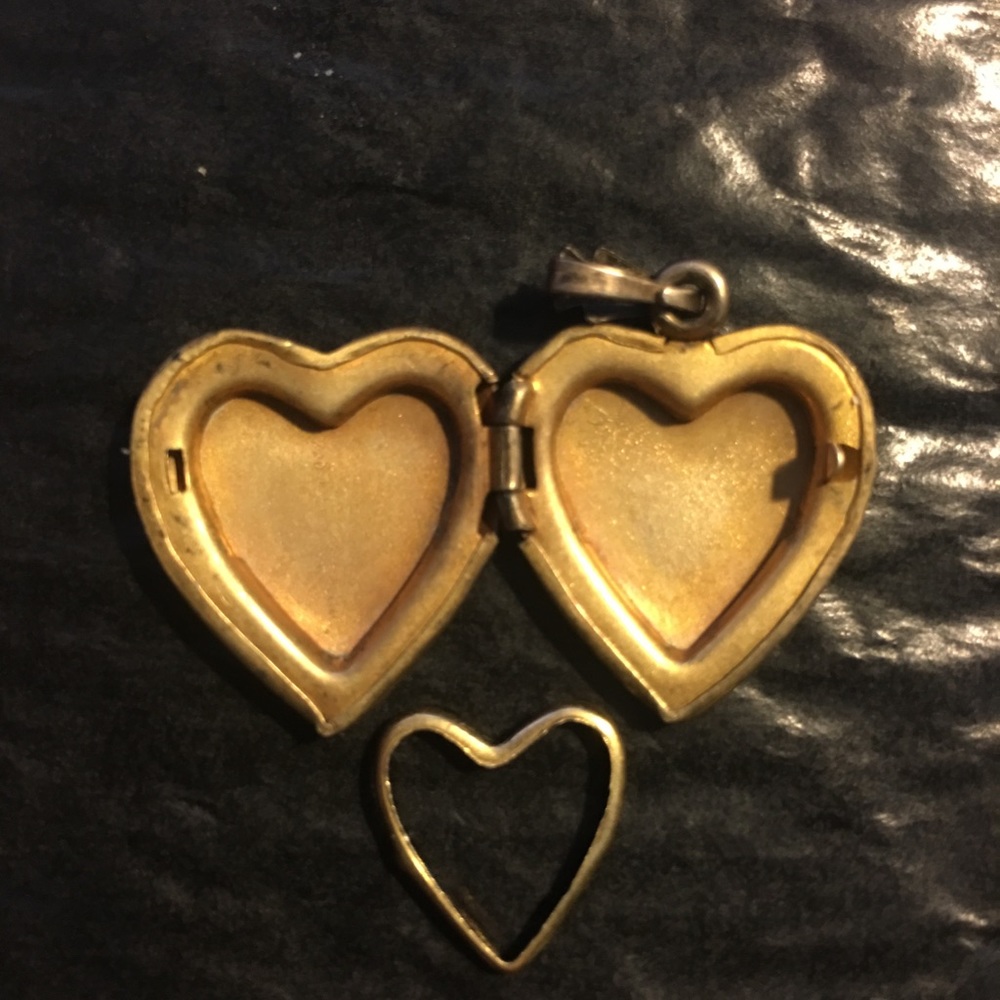 UNENGRAVED 1950s Sterling Locket - Picture 5 of 5